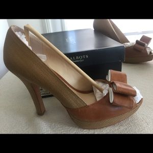 Ladies shoes